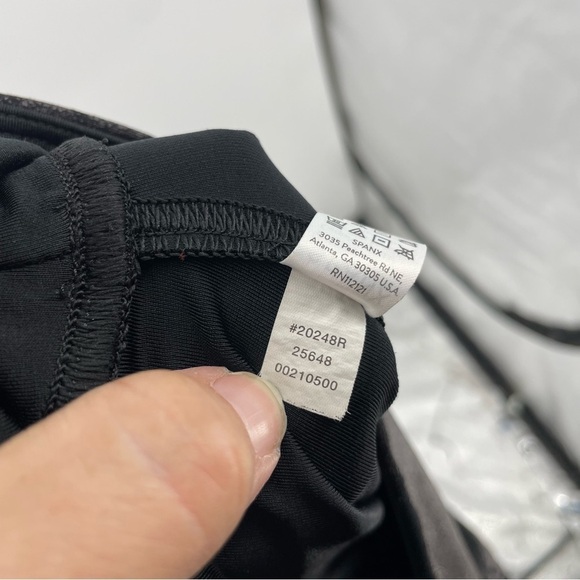 Spanx Quilted Faux Leather Legging in Black. Sz M 20248R - Picture 12 of 12